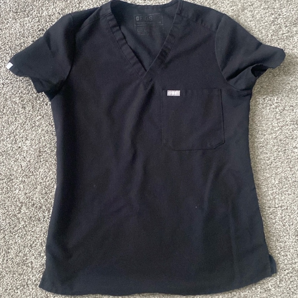 Figs scrub top